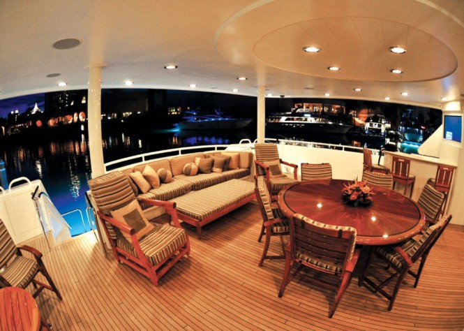 ARIOSO -  Aft Deck at Night